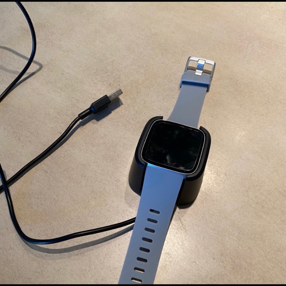 Grey Fitbit versa lite